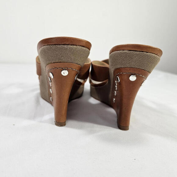 Michael Kors Benny Flip-Flop Wedge Sandal Size 7 M Brown Gold Studded - Picture 6 of 10